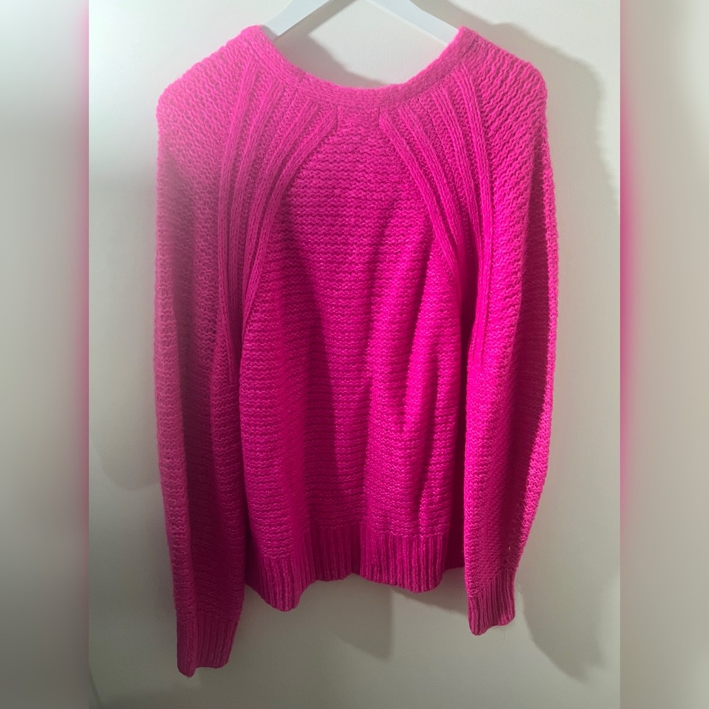 Universal Thread Pink V-Neck Sweater with Ribbed Texture - Picture 2 of 3